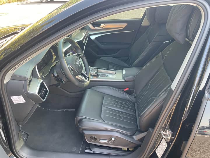 Фото 8 - Audi A6L