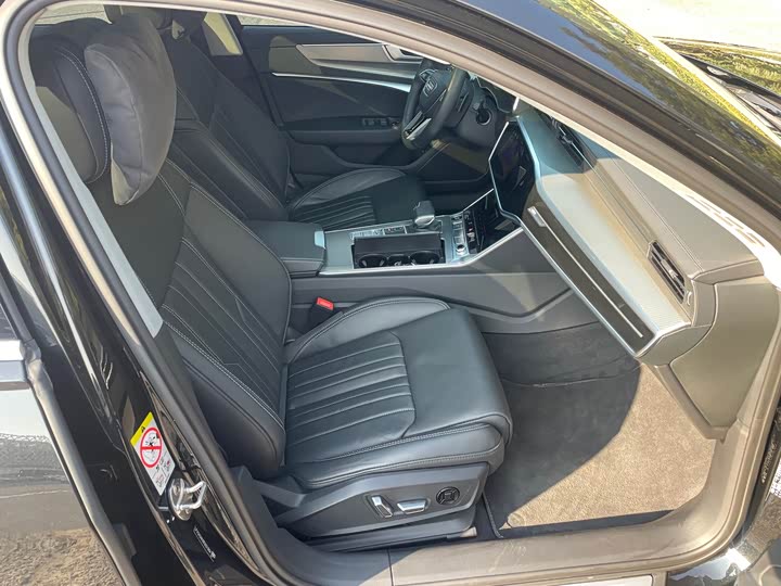 Фото 9 - Audi A6L