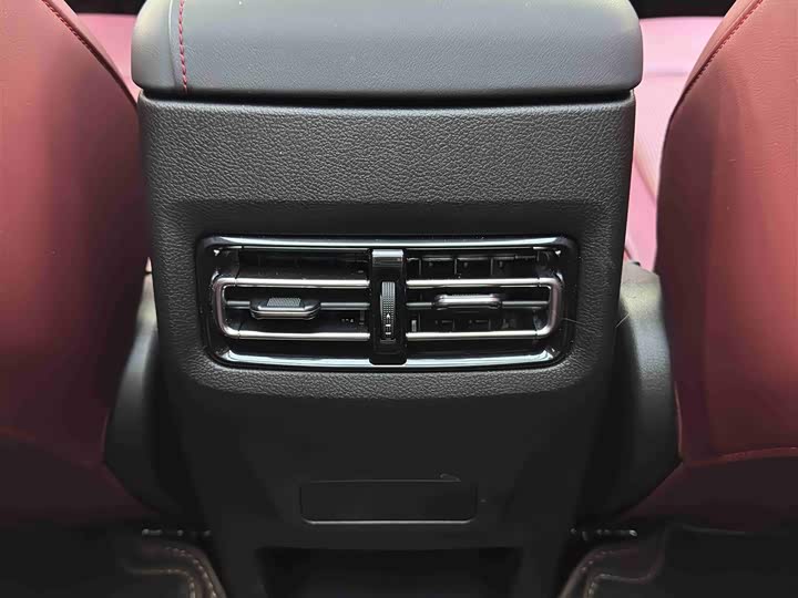 Фото 10 - Jetour X70