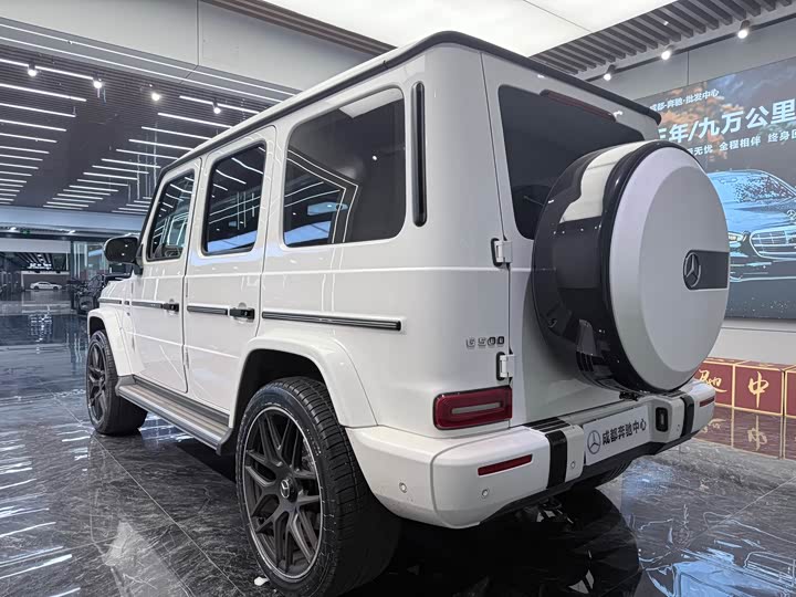 Фото 9 - Mercedes-Benz G-Class