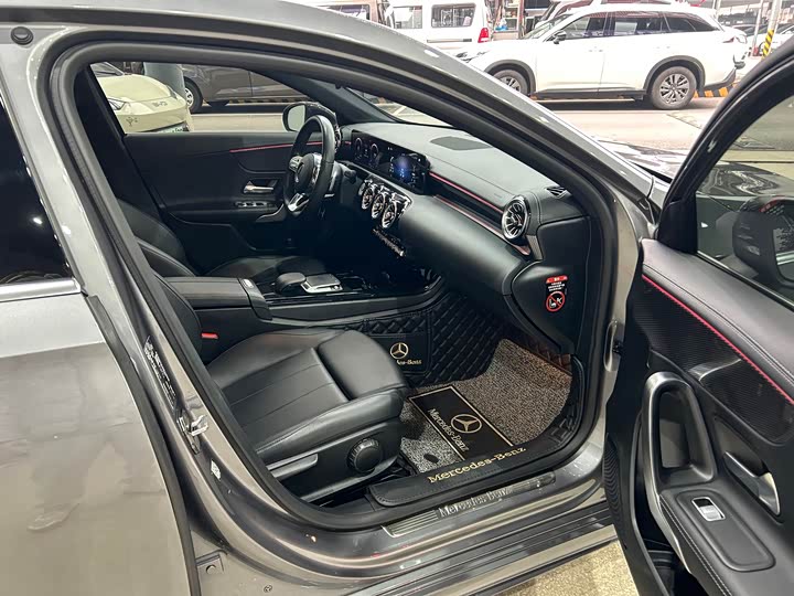 Фото 11 - Mercedes-Benz A-Class