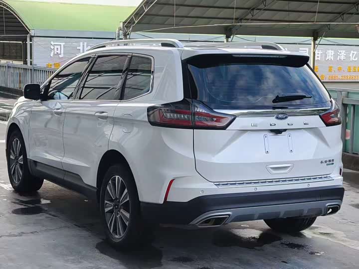 Фото 4 - Ford Edge