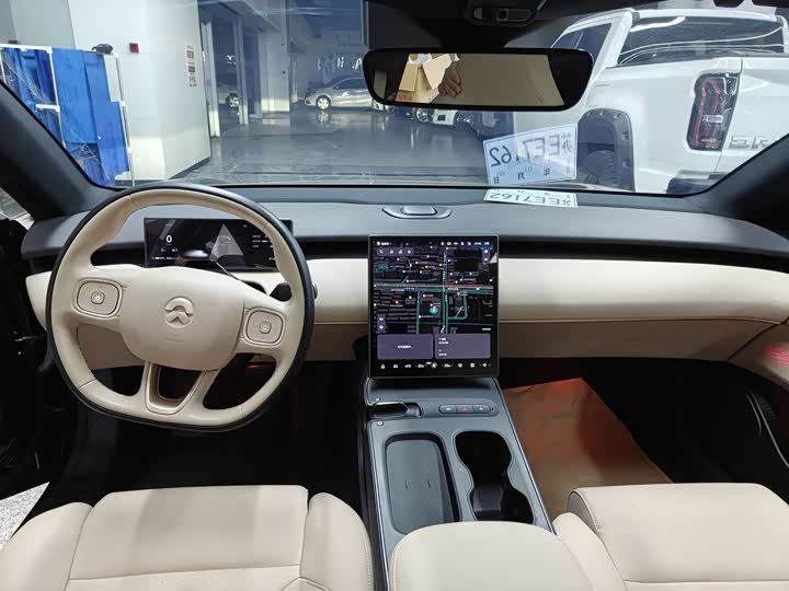 Фото 10 - Nio ET5T