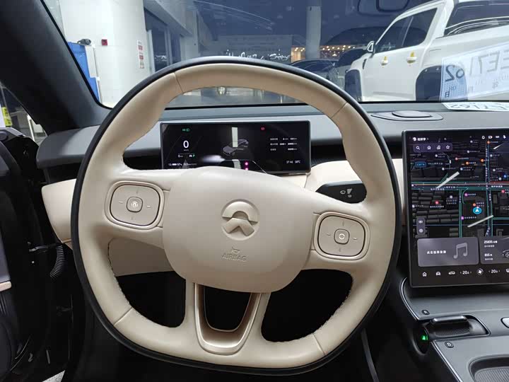 Фото 11 - Nio ET5T