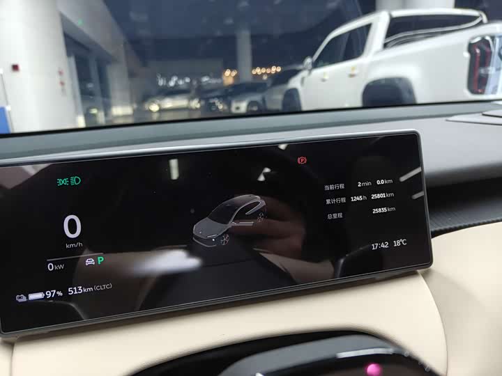 Фото 12 - Nio ET5T