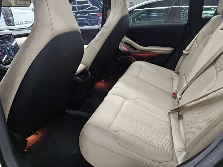 Фото 9 - Nio ET5T