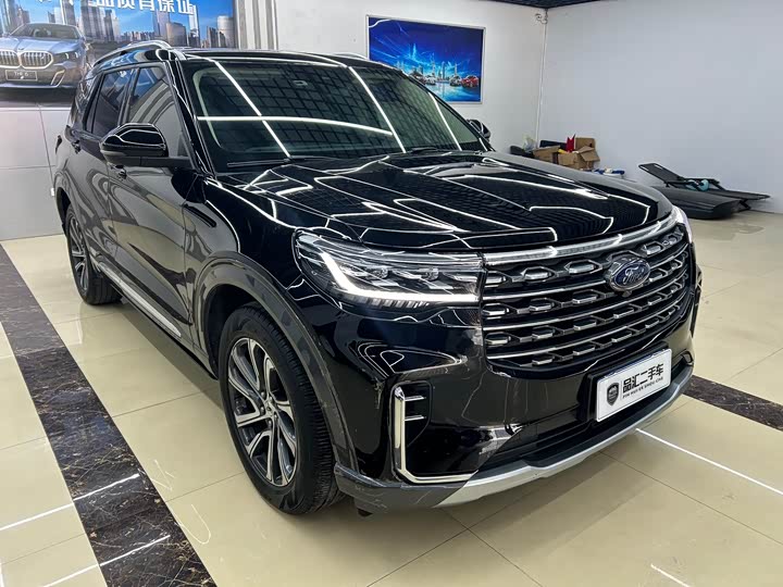 Фото 2 - Ford Explorer