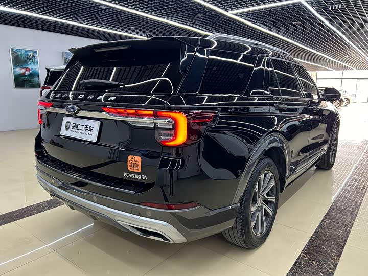 Фото 4 - Ford Explorer