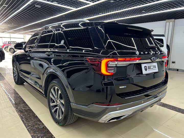 Фото 6 - Ford Explorer