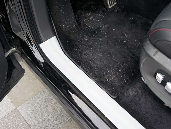 Фото 10 - Rolls-Royce Cullinan