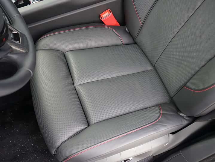 Фото 11 - Rolls-Royce Cullinan