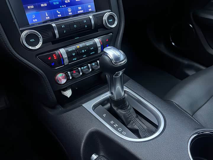 Фото 11 - Ford Mustang