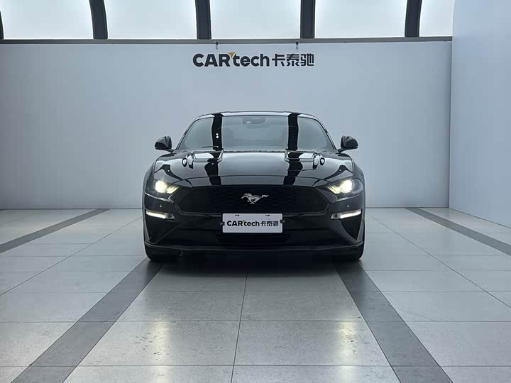 Фото 2 - Ford Mustang