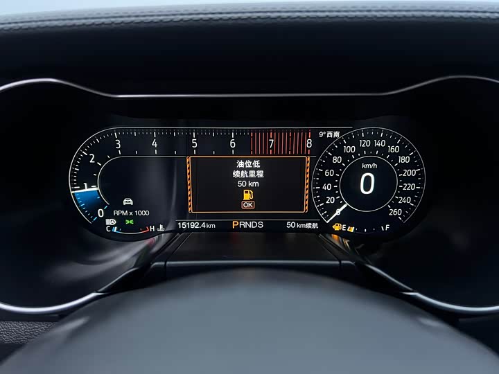 Фото 9 - Ford Mustang