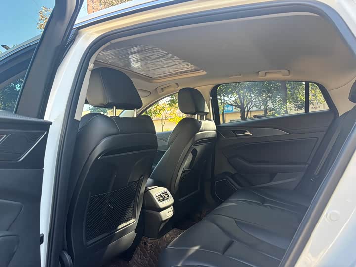 Фото 6 - Hongqi H5