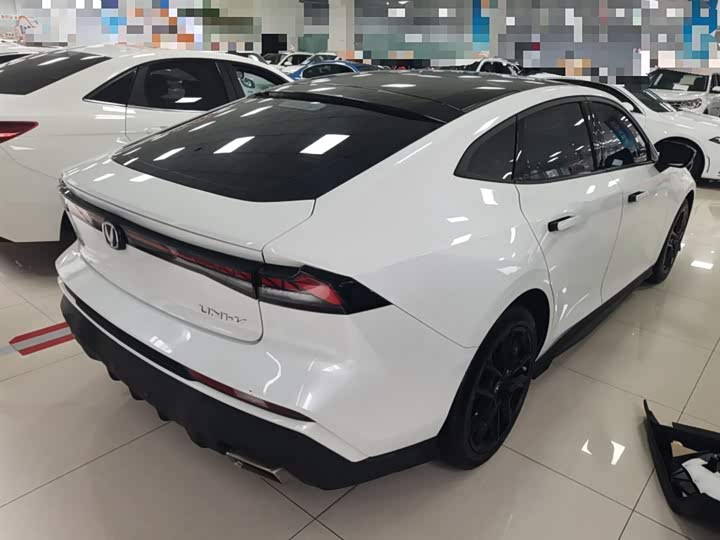 Фото 7 - Changan UNI-V