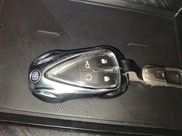 Фото 9 - Changan UNI-V