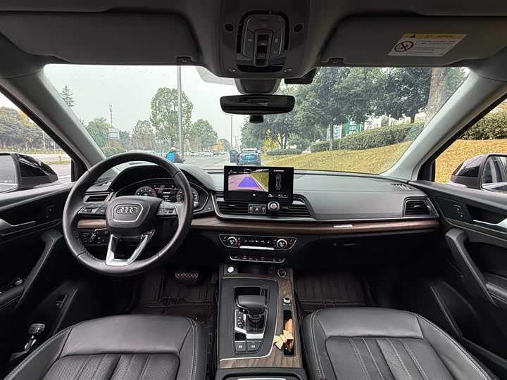 Фото 11 - Audi Q5L