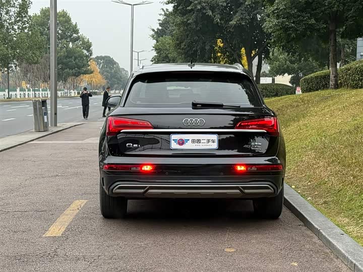 Фото 5 - Audi Q5L