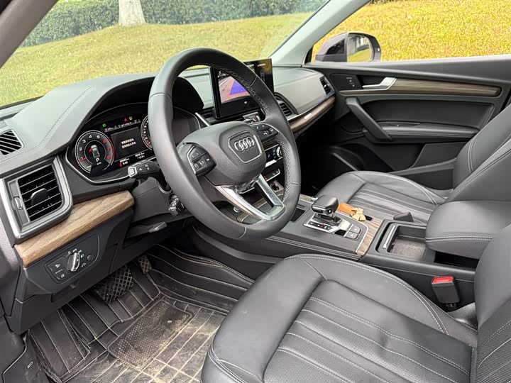 Фото 7 - Audi Q5L