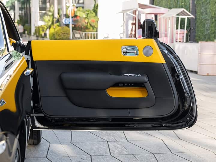 Фото 17 - Rolls-Royce Wraith