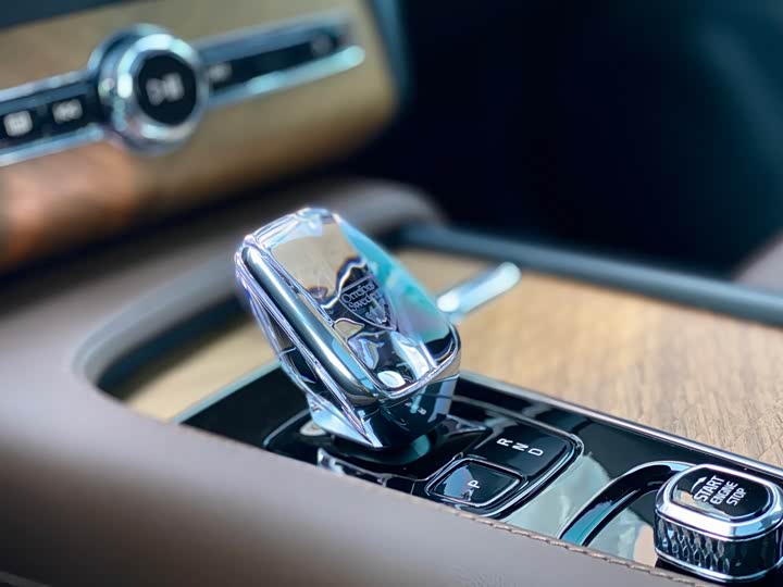 Фото 11 - Volvo XC90