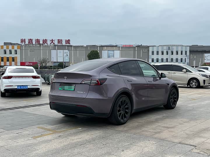 Фото 2 - Tesla Model Y