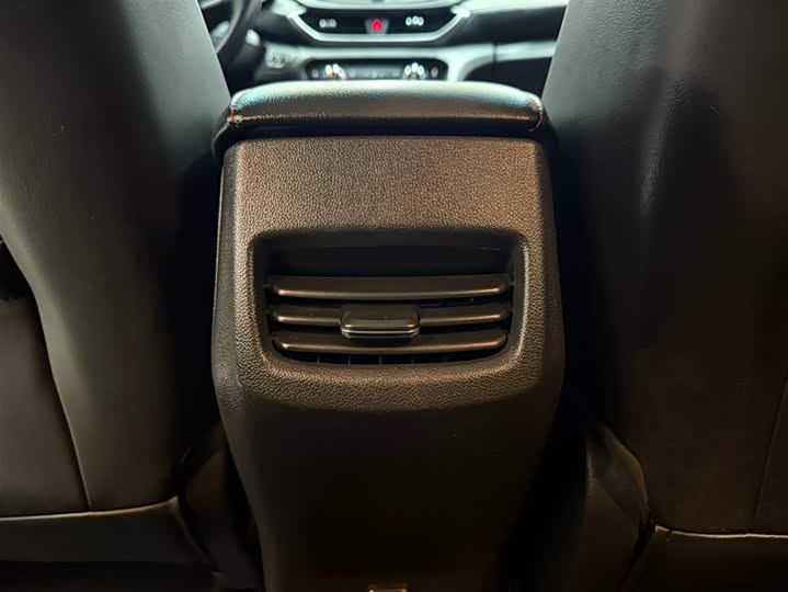 Фото 18 - Chevrolet Orlando