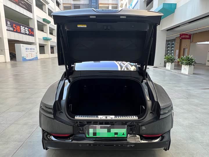 Фото 11 - HiPhi Z