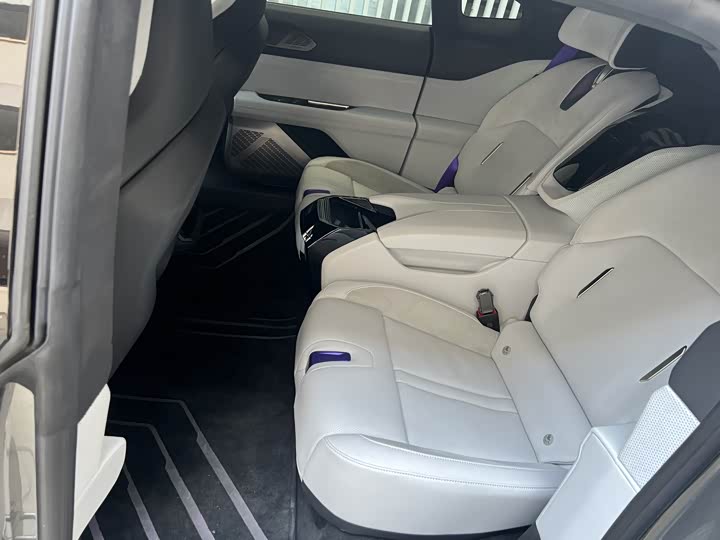 Фото 8 - HiPhi Z