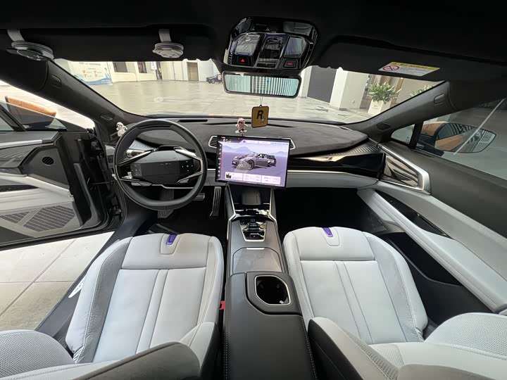 Фото 9 - HiPhi Z