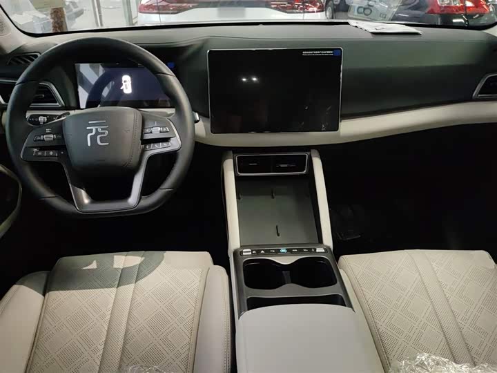 Фото 10 - BYD Yuan Up