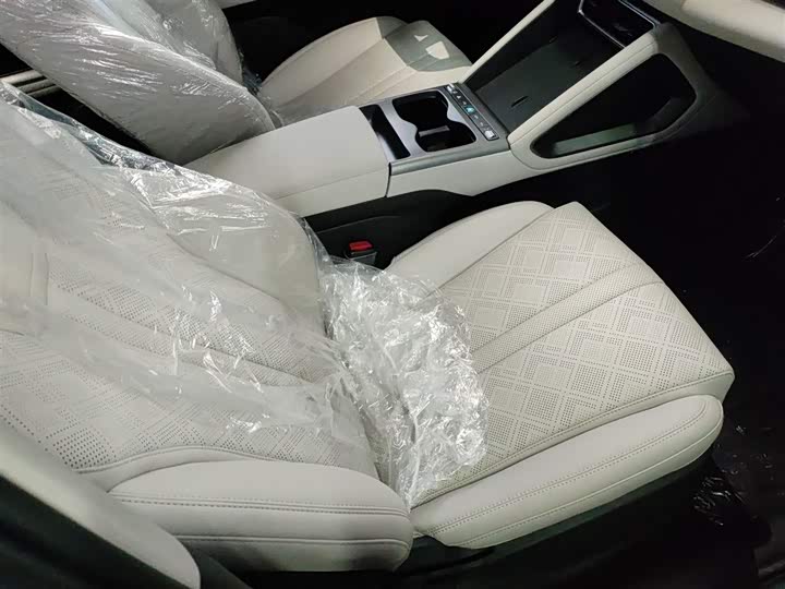 Фото 25 - BYD Yuan Up