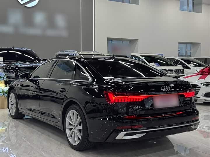 Фото 5 - Audi A6L