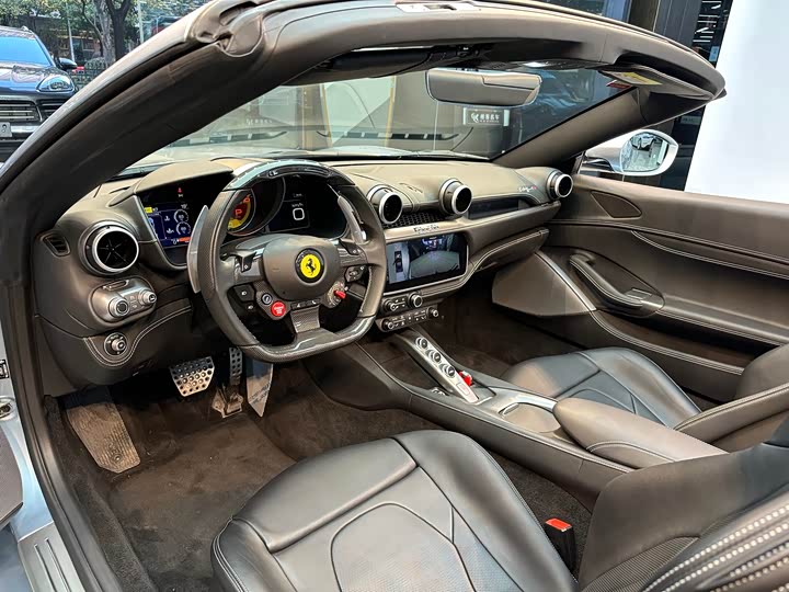 Фото 11 - Ferrari Portofino