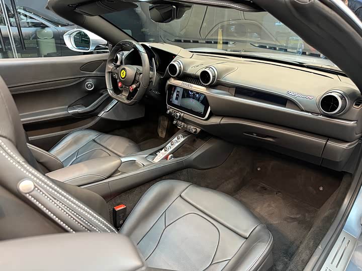 Фото 15 - Ferrari Portofino