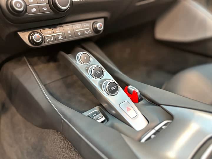 Фото 17 - Ferrari Portofino