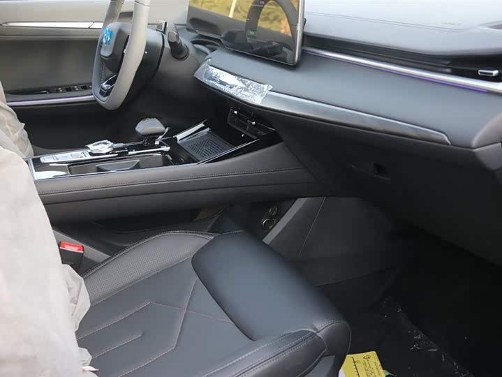 Фото 12 - Changan Raeton Plus