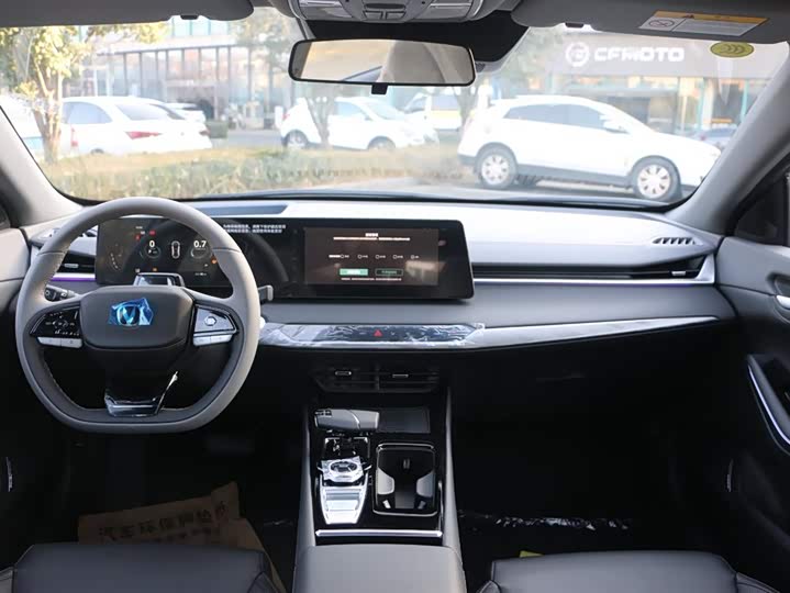 Фото 14 - Changan Raeton Plus