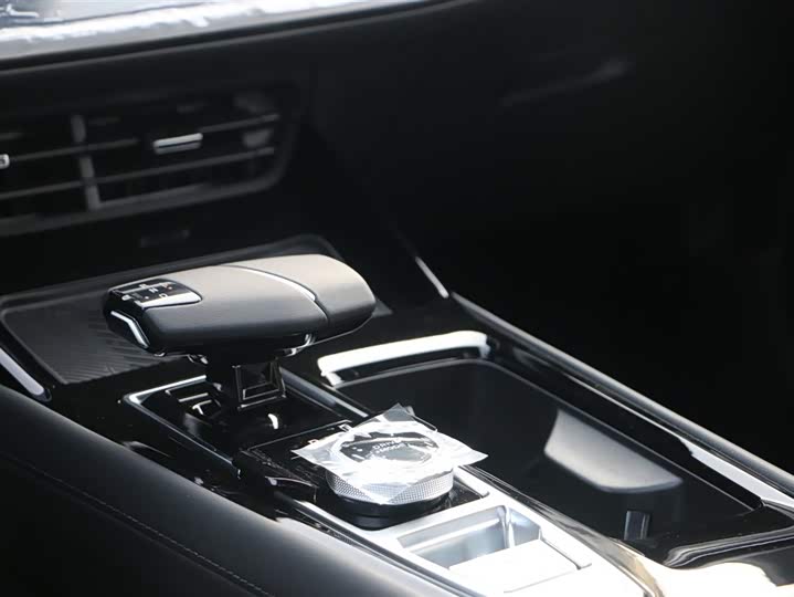 Фото 16 - Changan Raeton Plus