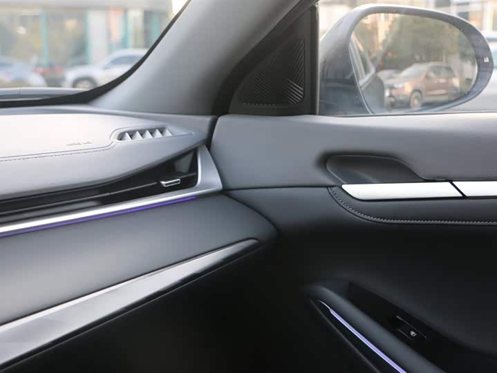 Фото 18 - Changan Raeton Plus