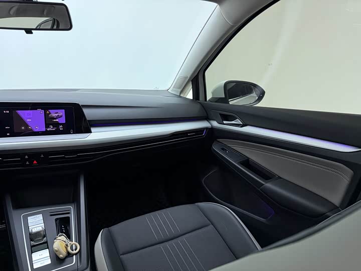 Фото 11 - Volkswagen Golf