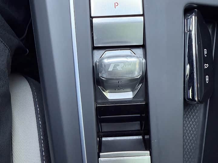 Фото 14 - Volkswagen Golf