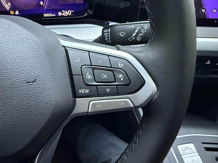 Фото 16 - Volkswagen Golf