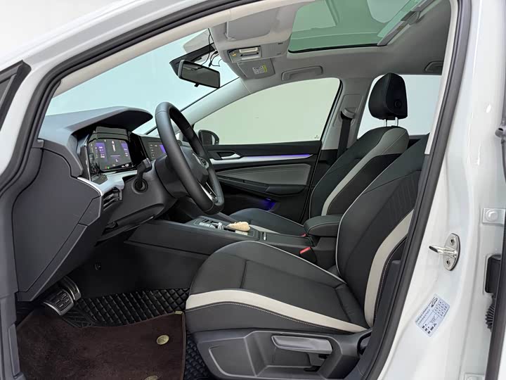 Фото 7 - Volkswagen Golf