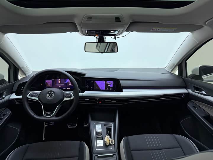 Фото 9 - Volkswagen Golf