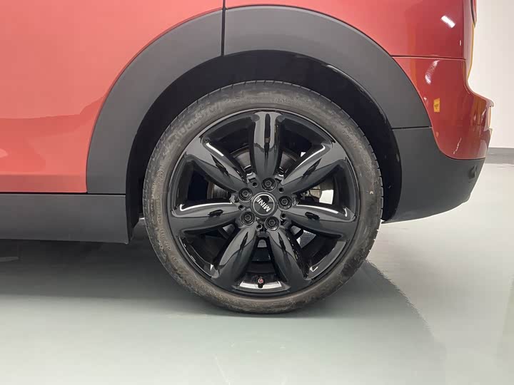 Фото 10 - Mini Clubman