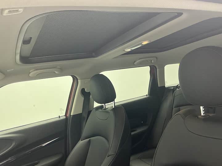 Фото 17 - Mini Clubman