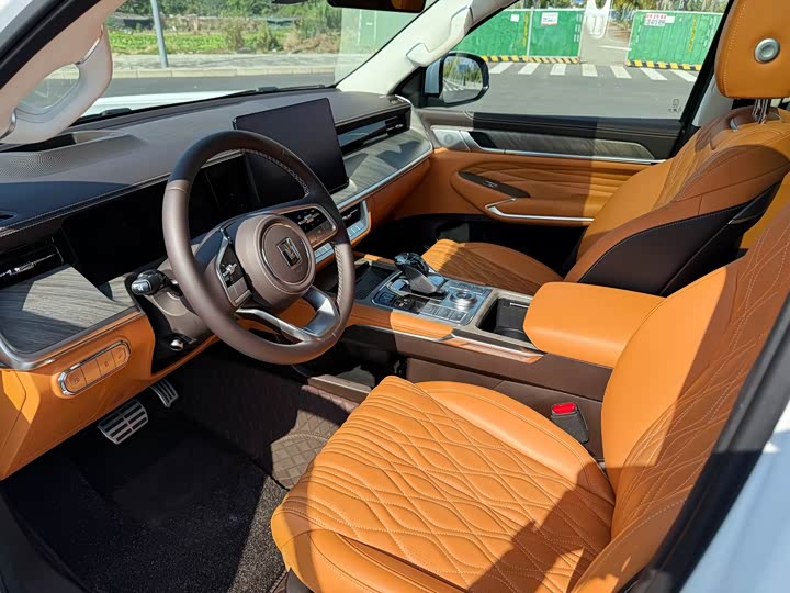 Фото 10 - Tank 500 Hybrid