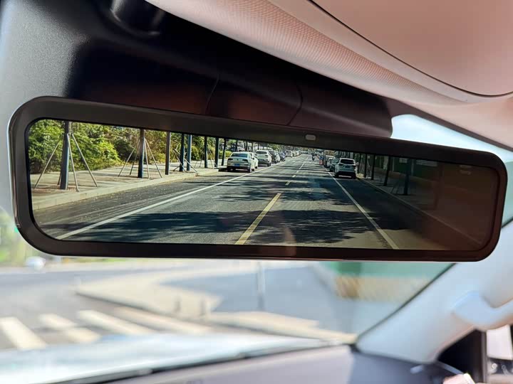 Фото 21 - Tank 500 Hybrid